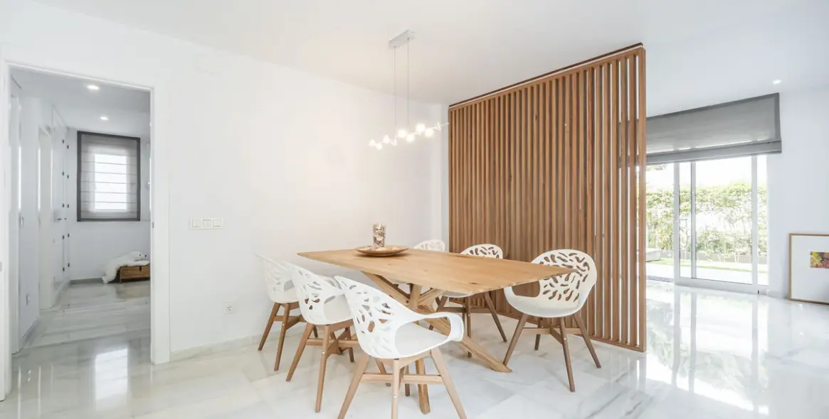 Продажа  отдельно стоящей виллы в Marbella East (район Elviria) 6