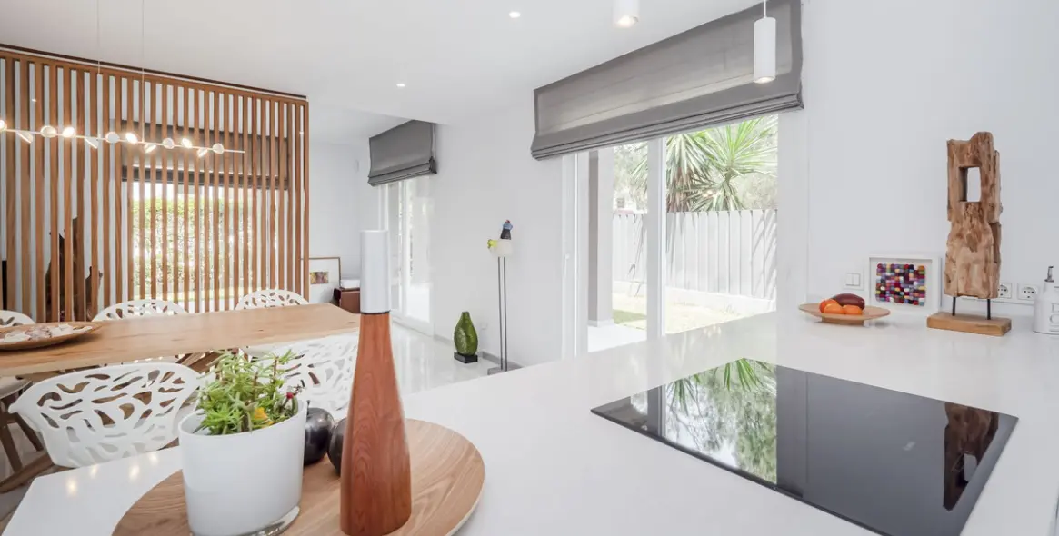 Продажа  отдельно стоящей виллы в Marbella East (район Elviria) 7