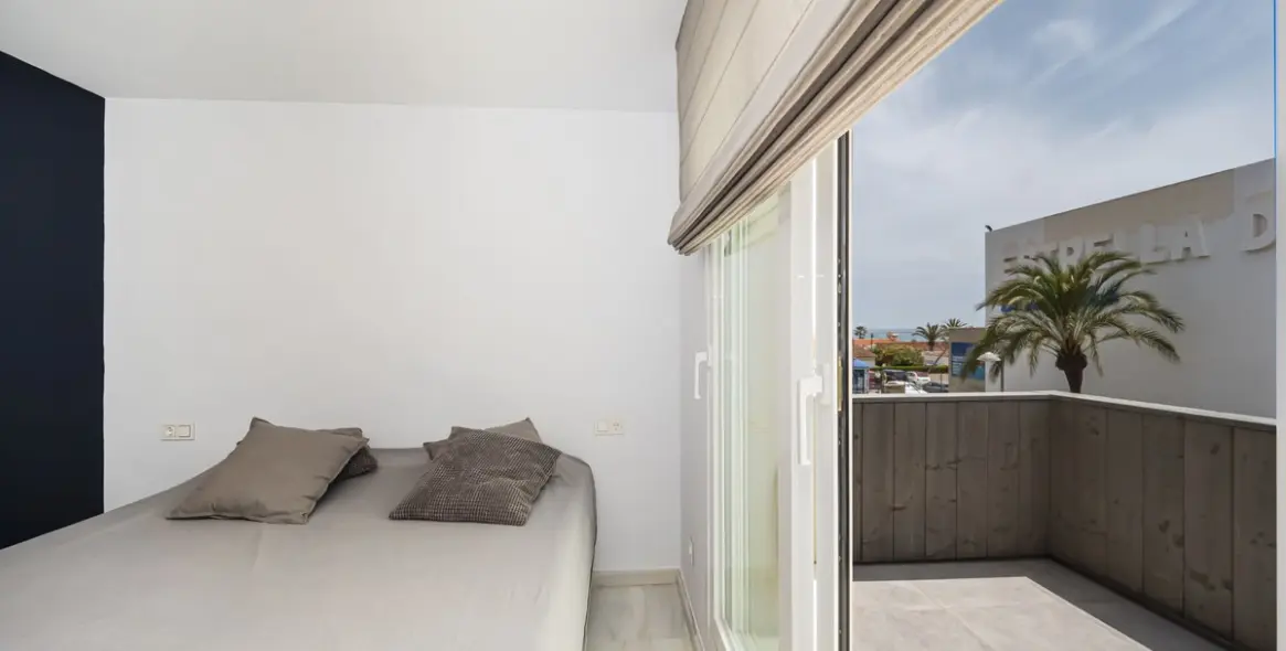 Продажа  отдельно стоящей виллы в Marbella East (район Elviria) 19