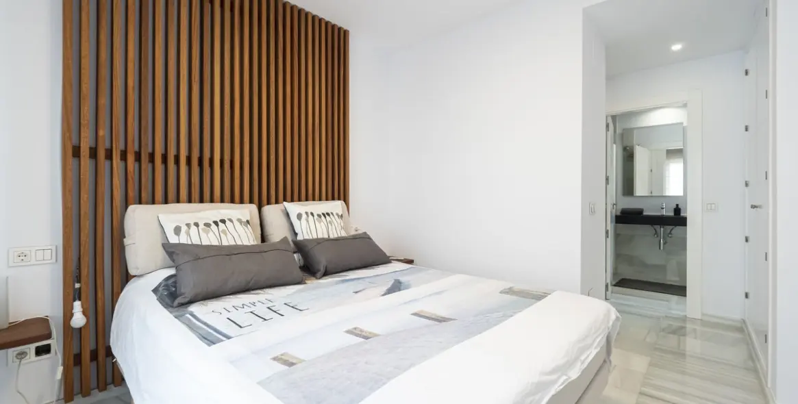 Продажа  отдельно стоящей виллы в Marbella East (район Elviria) 20