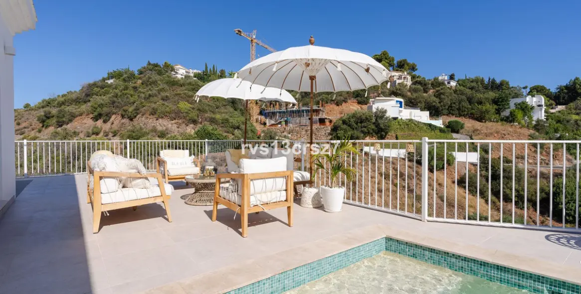 Sale of detached villa in El Rosario 2