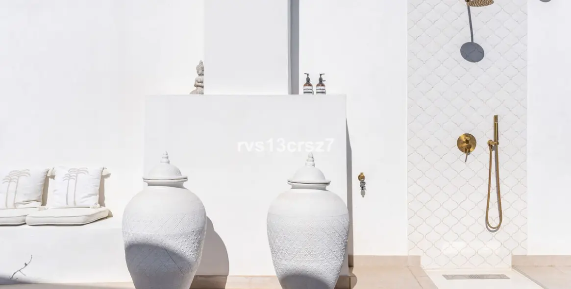 Sale of detached villa in El Rosario 6