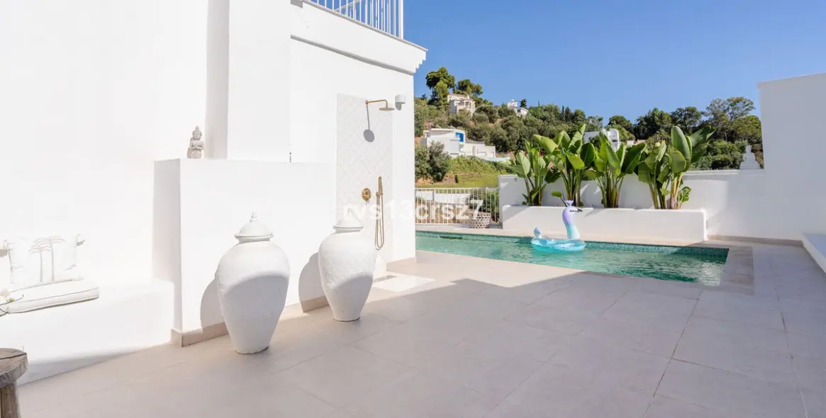 Sale of detached villa in El Rosario 7