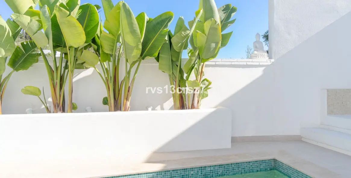 Sale of detached villa in El Rosario 12