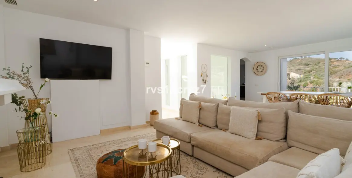 Sale of detached villa in El Rosario 17