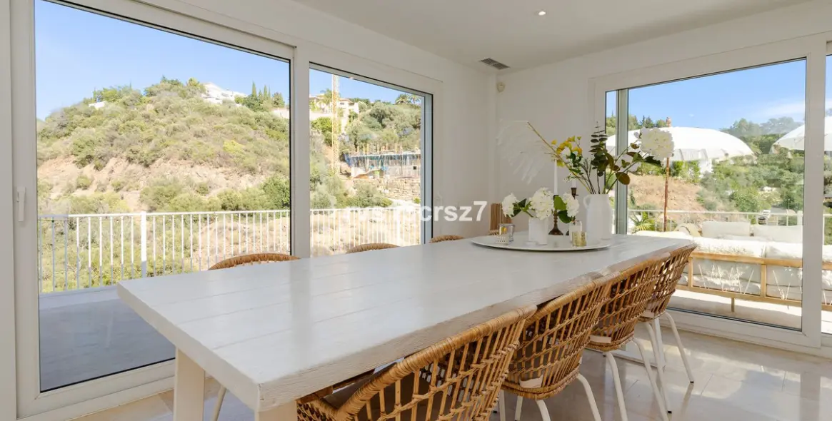 Sale of detached villa in El Rosario 20