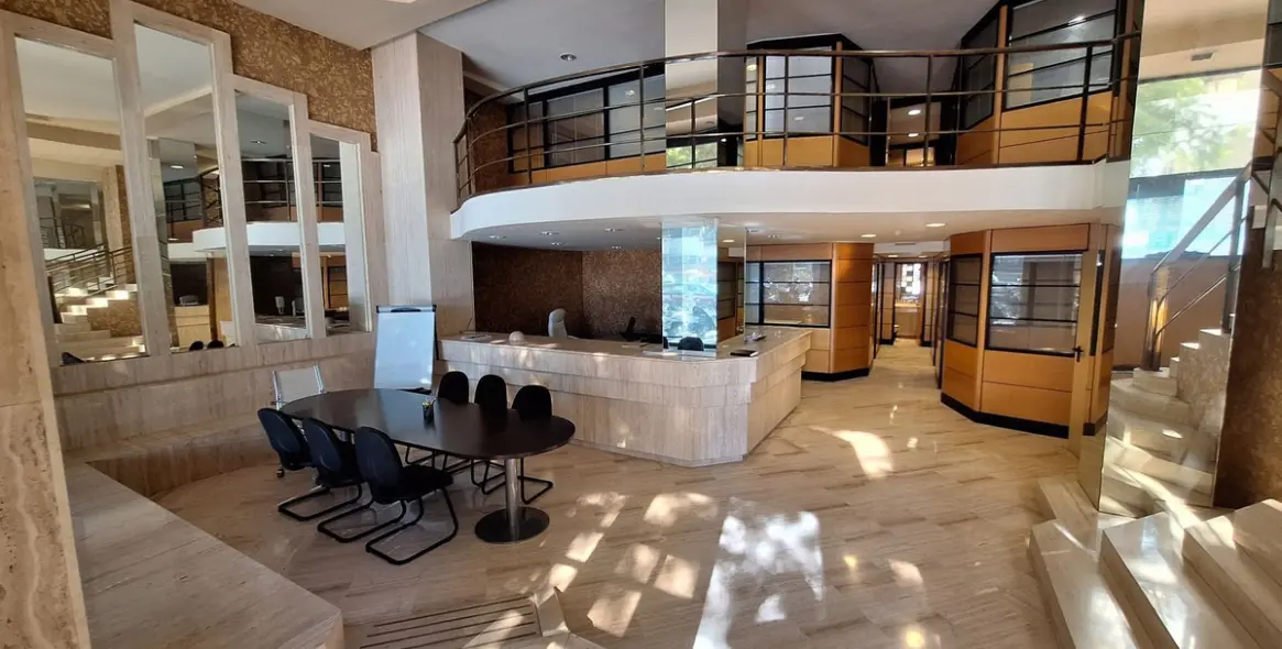 Sale of office in Marbella 1