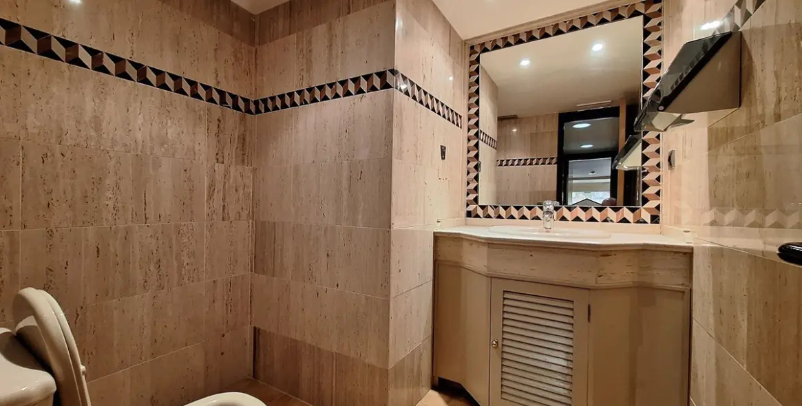 Sale of office in Marbella 12