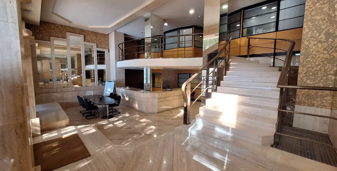 Sale of office in Marbella 16