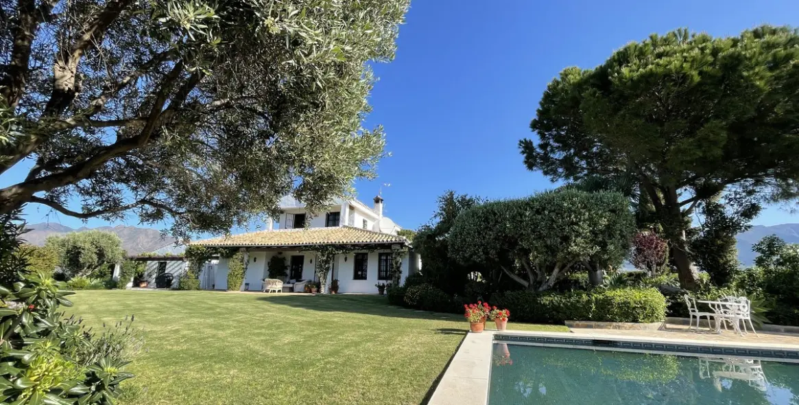 Продажа  отдельно стоящей виллы в La Cala de Mijas 1