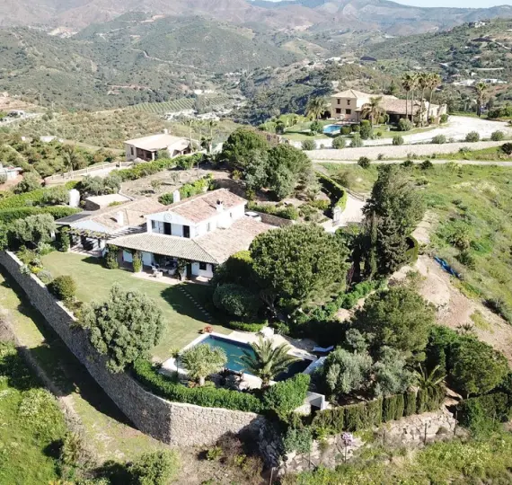 Продажа  отдельно стоящей виллы в La Cala de Mijas