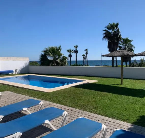 Long-term rent of detached villa in Estepona