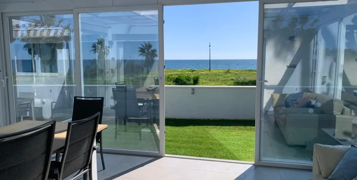 Long-term rent of detached villa in Estepona 11