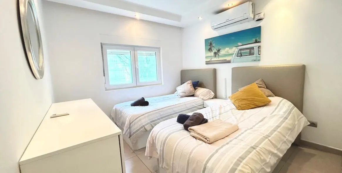 Long-term rent of detached villa in Estepona 12