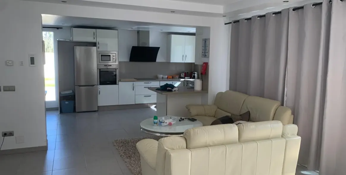 Long-term rent of detached villa in Estepona 15