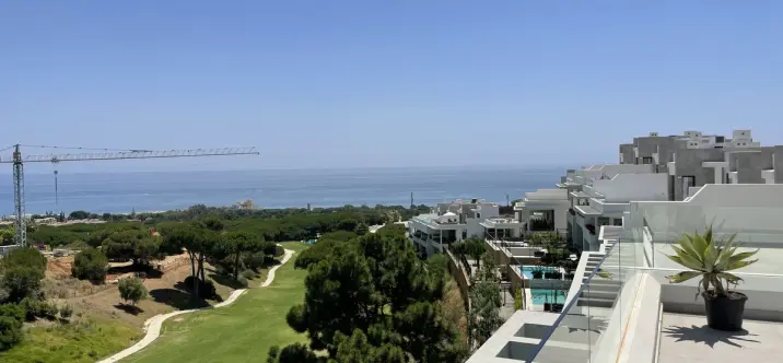 Продажа дома на две семьи в Cabopino 0