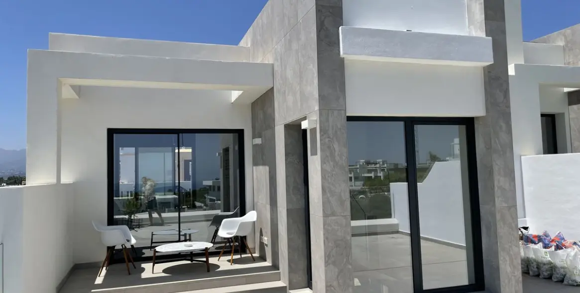 Продажа дома на две семьи в Cabopino 28