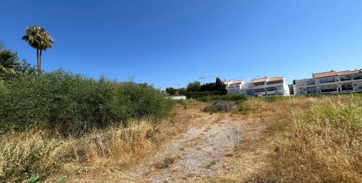 Продажа  жилого участка в Estepona (район Estepona) 2