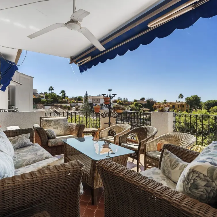Sale of detached villa in El Candado