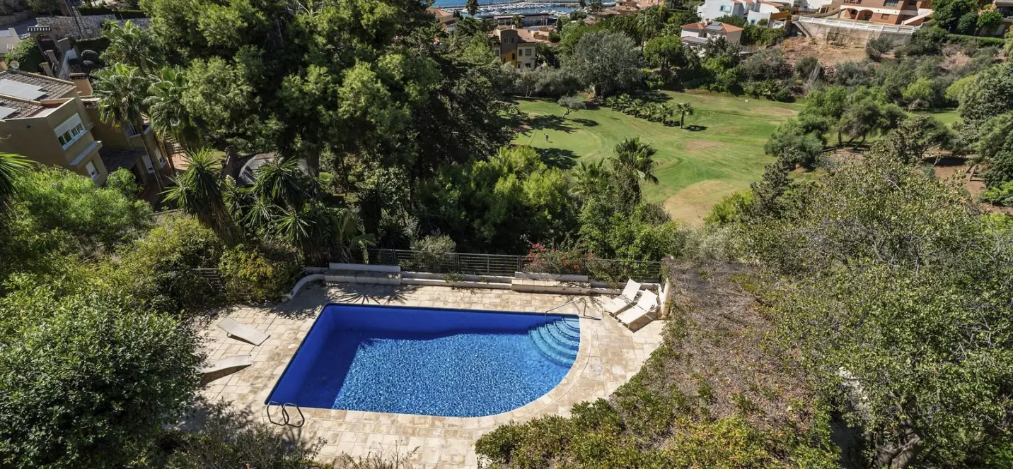 Sale of detached villa in El Candado 1
