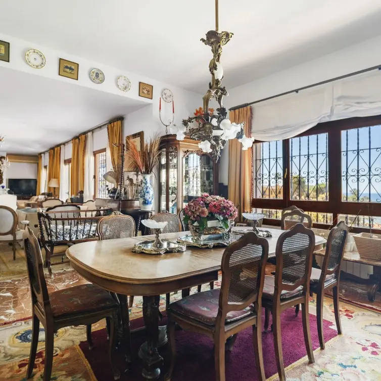 Sale of detached villa in El Candado