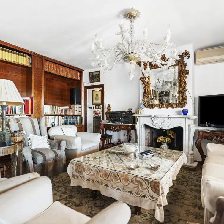 Sale of detached villa in El Candado