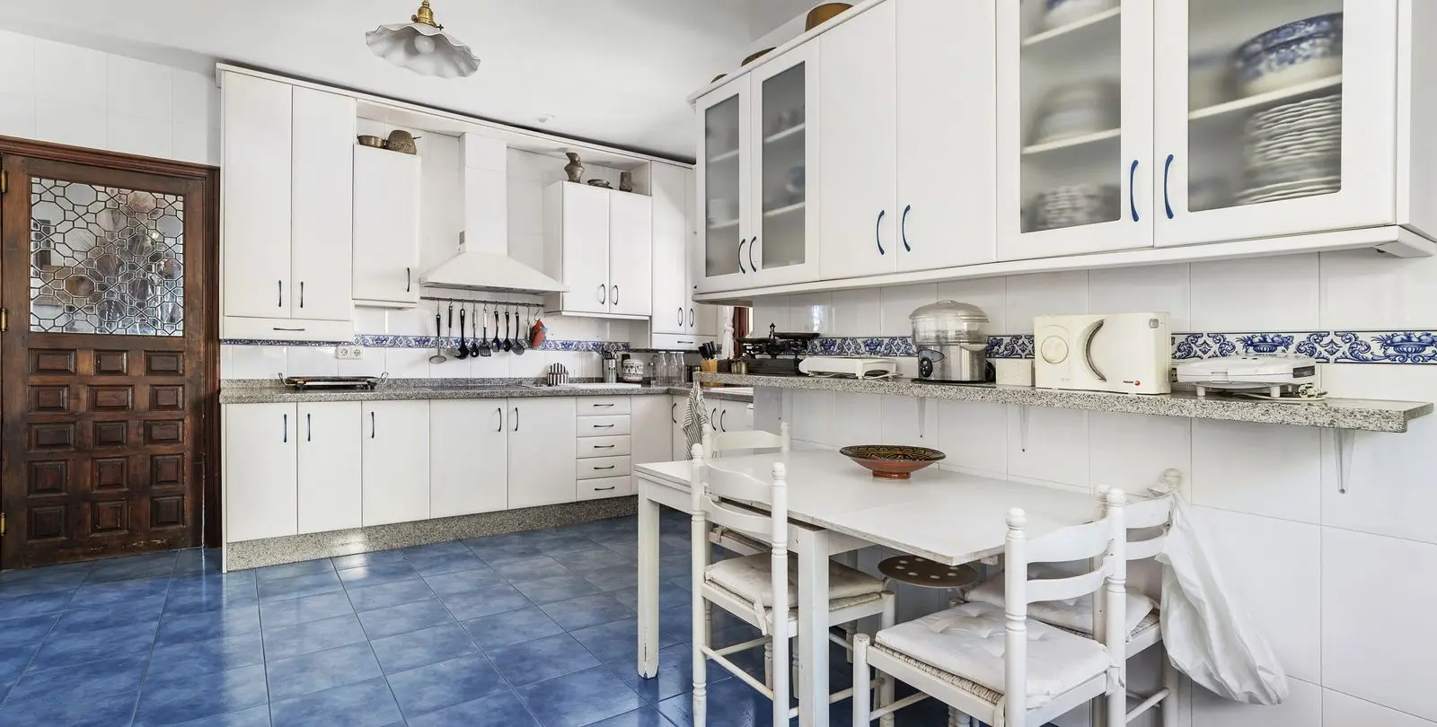 Sale of detached villa in El Candado 7