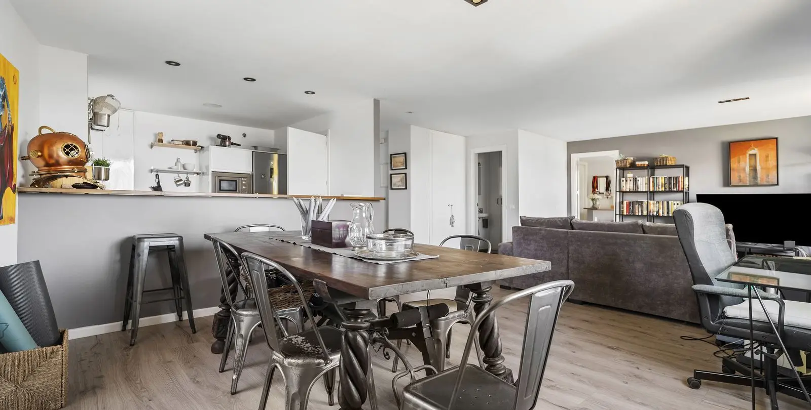 Sale of detached villa in El Candado 17