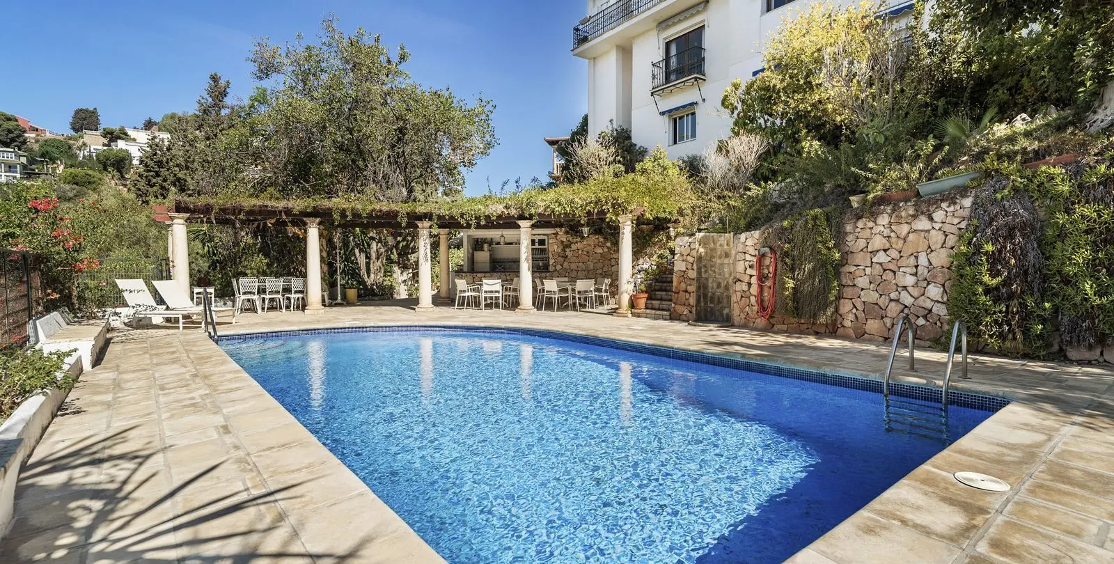 Sale of detached villa in El Candado 23