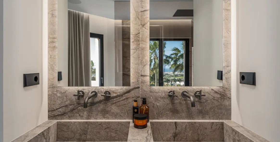 Venta de adosado en La Quinta 14