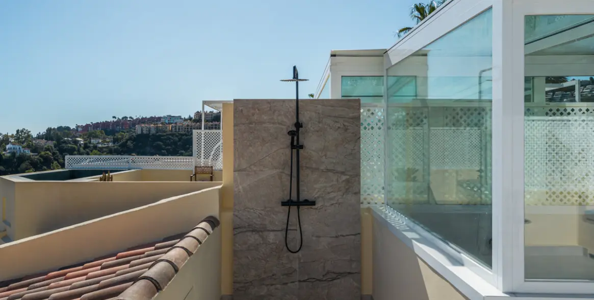 Venta de adosado en La Quinta 17