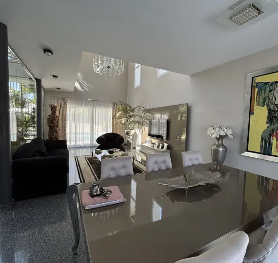 Продажа  отдельно стоящей виллы в La Cala Golf