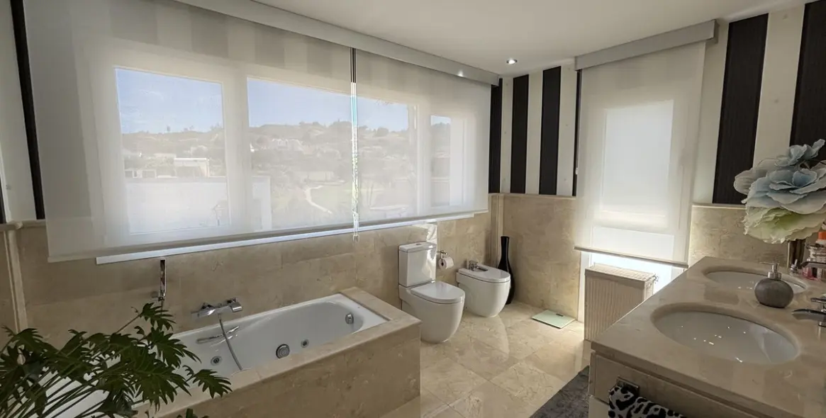 Продажа  отдельно стоящей виллы в La Cala Golf 15