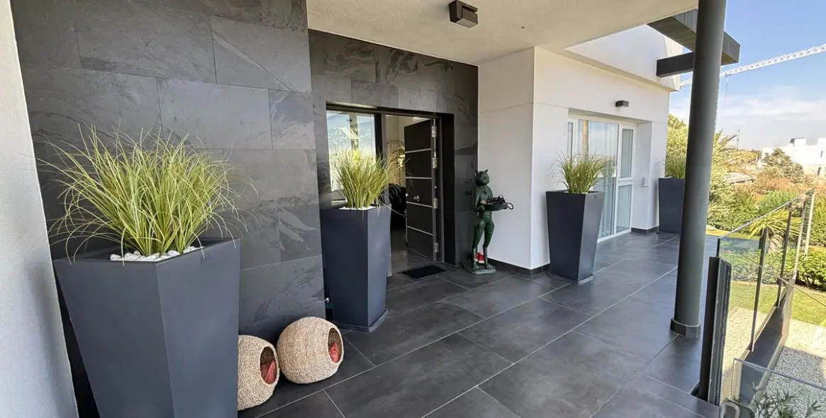 Sale of detached villa in La Cala Golf 8