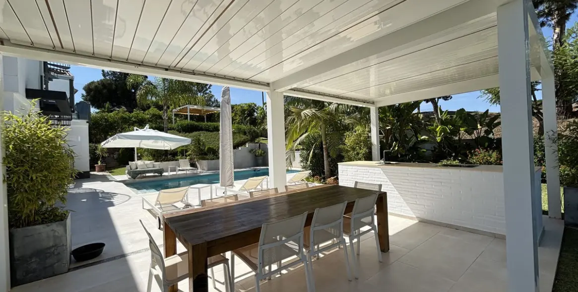 Sale of detached villa in La Cala Golf 10