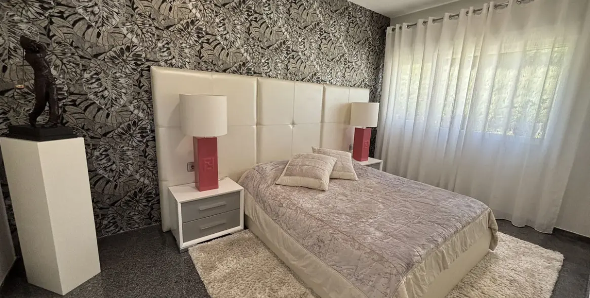 Sale of detached villa in La Cala Golf 11