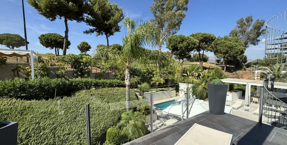 Sale of detached villa in La Cala Golf 13