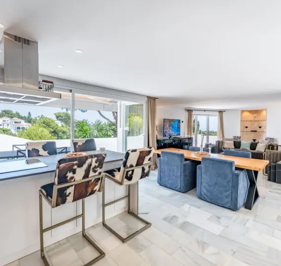 Продажа  отдельно стоящей виллы в Calahonda