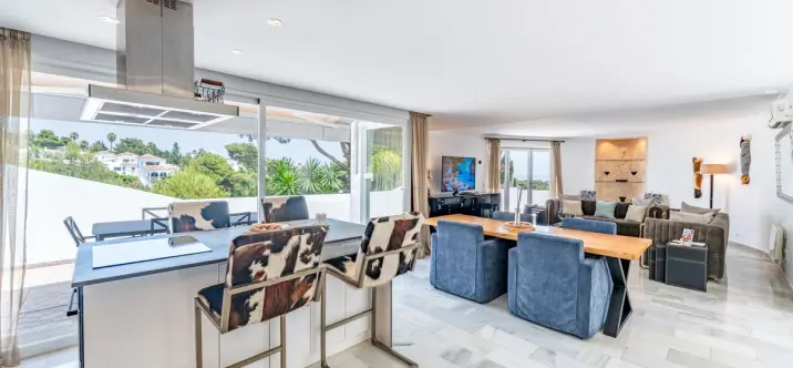 Продажа  отдельно стоящей виллы в Calahonda 1