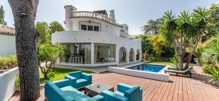 Продажа  отдельно стоящей виллы в Calahonda 2