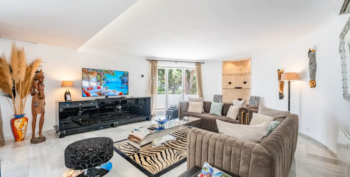 Продажа  отдельно стоящей виллы в Calahonda 4