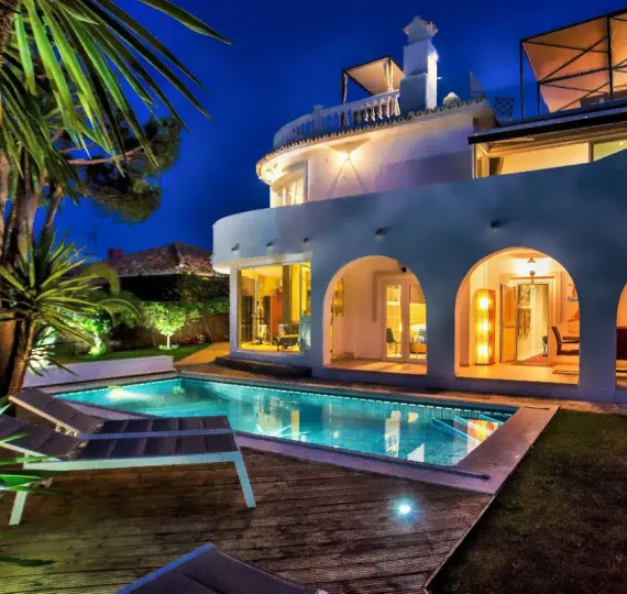 Продажа  отдельно стоящей виллы в Calahonda