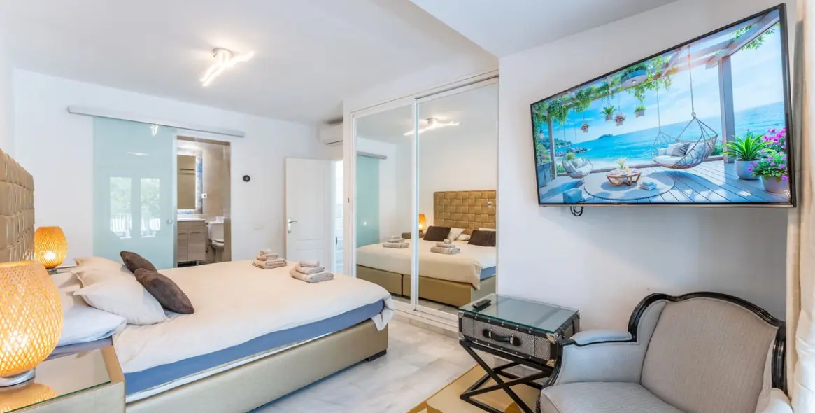 Продажа  отдельно стоящей виллы в Calahonda 15