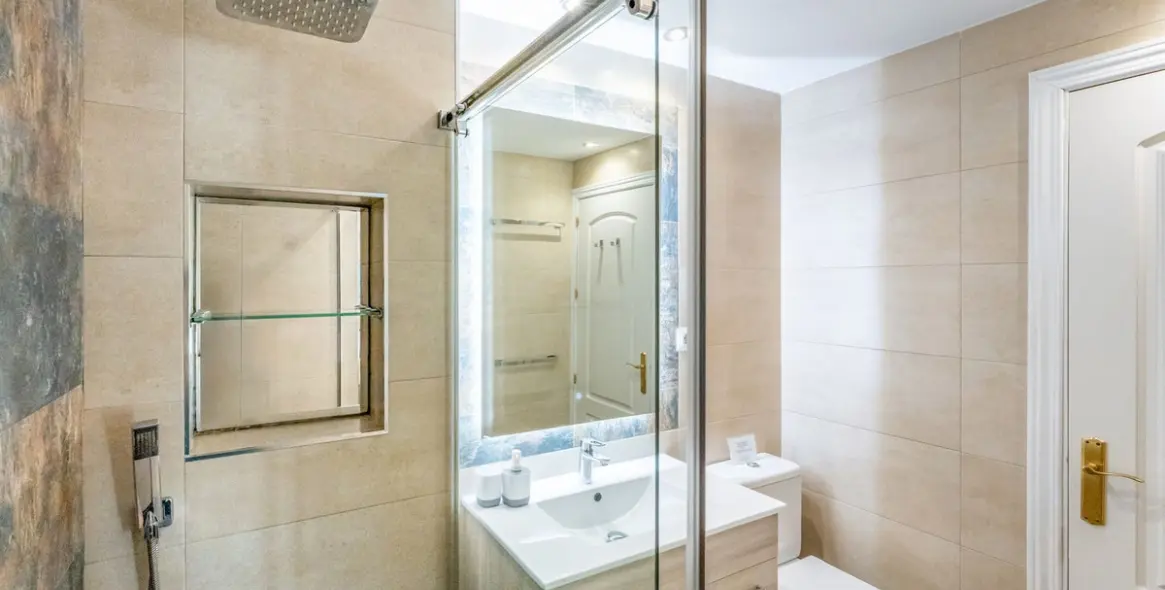 Продажа  отдельно стоящей виллы в Calahonda 18