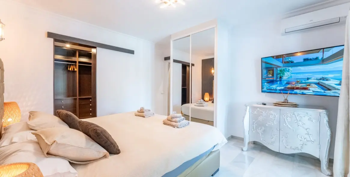 Продажа  отдельно стоящей виллы в Calahonda 20