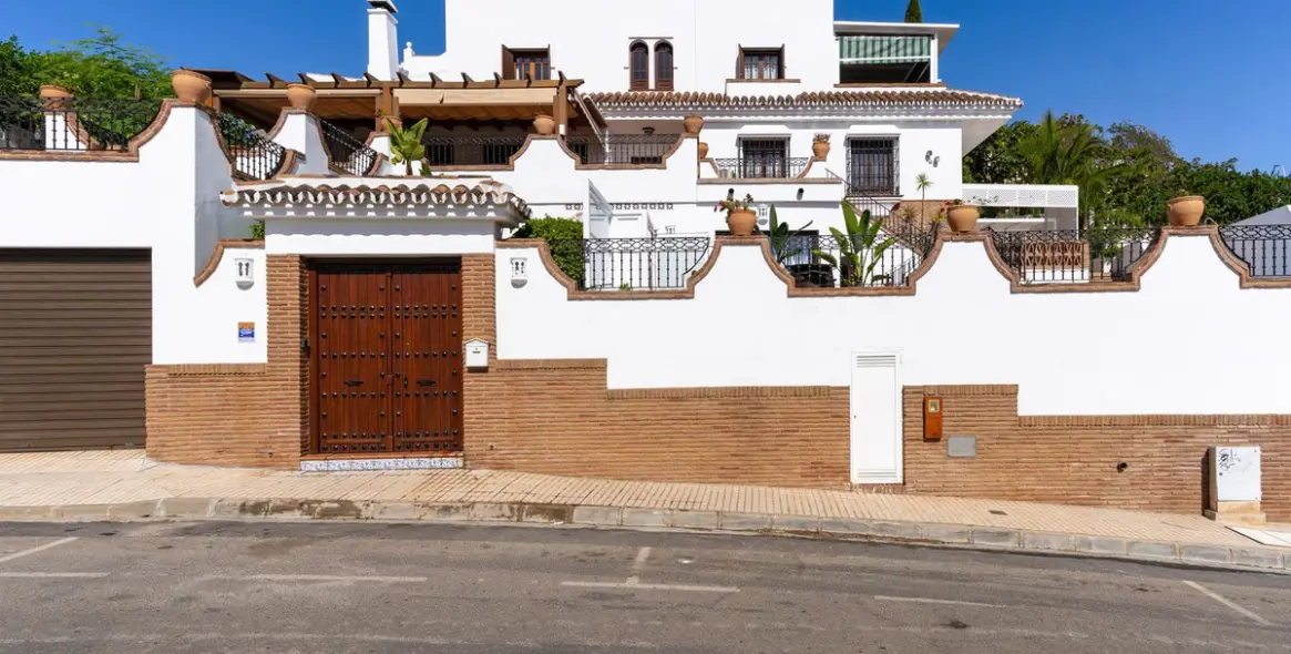 Sale of detached villa in Costa del Sol East 2