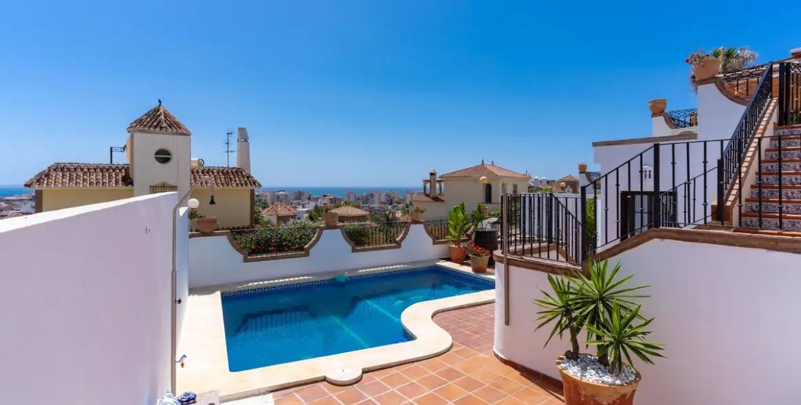 Sale of detached villa in Costa del Sol East 6