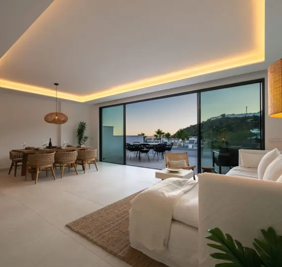 Продажа дома на две семьи в Benalmadena Pueblo