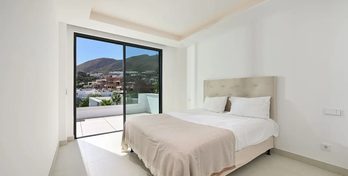 Продажа дома на две семьи в Benalmadena Pueblo 21