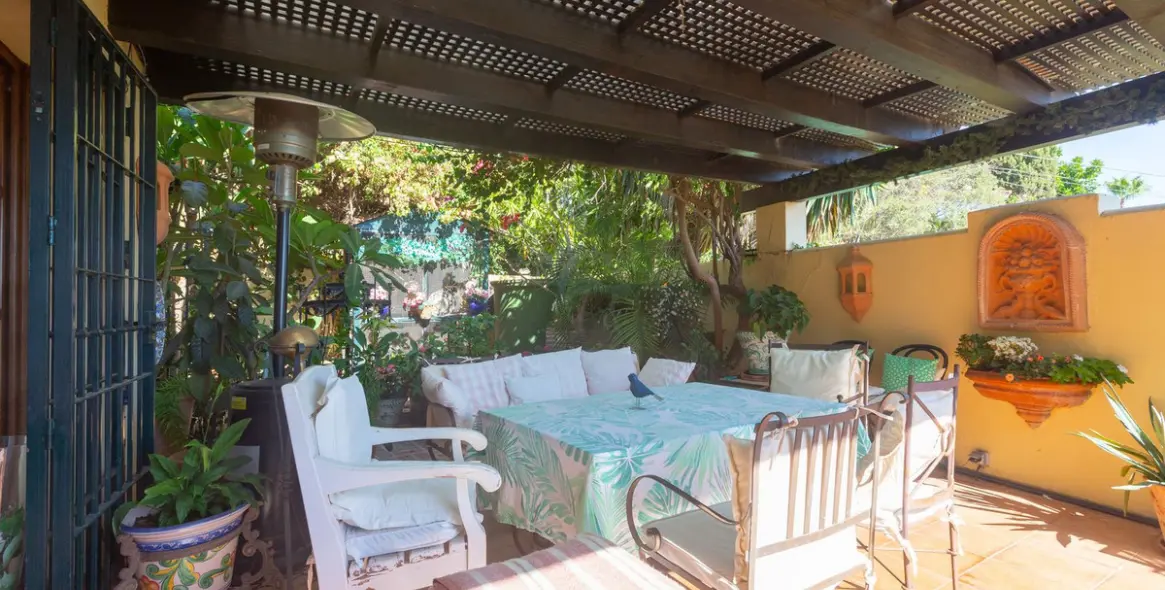 Продажа  отдельно стоящей виллы в Marbella East (район Elviria) 5